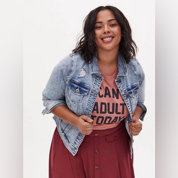 Torrid Distressed Jean Jacket NWOT Size 2 - Picture 2 of 14